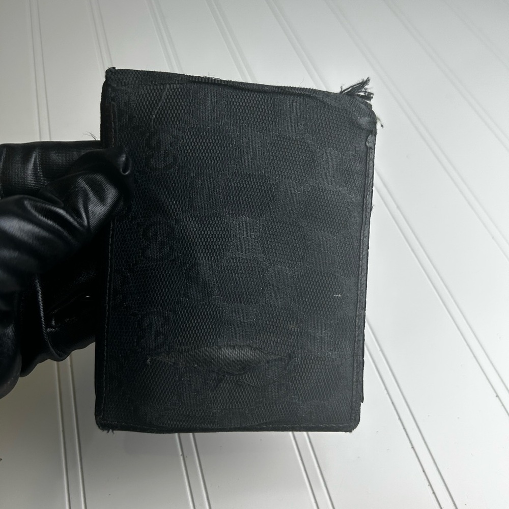 SOLD Gucci Vintage Black Bi-Fold Unisex Wallet - Picture 4 of 16